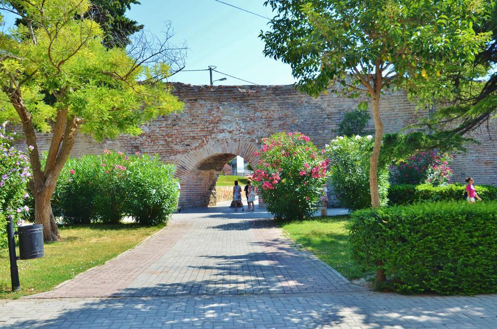 West Beach Apartment Dıraç Dış mekan fotoğraf