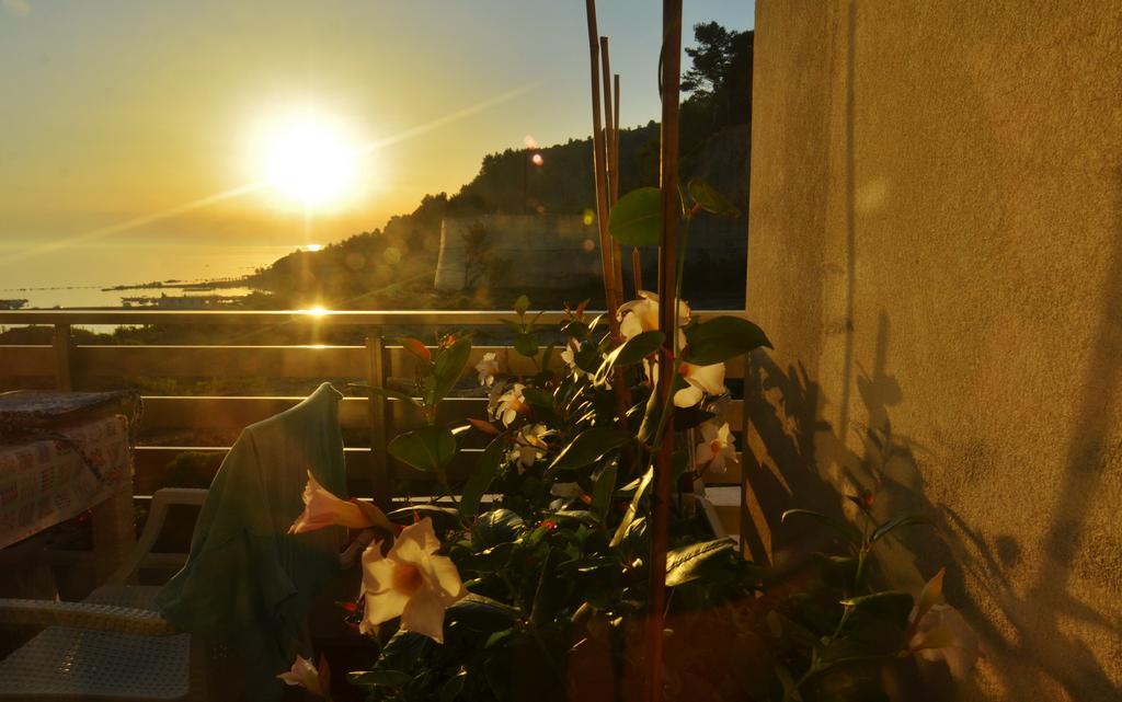 West Beach Apartment Dıraç Dış mekan fotoğraf